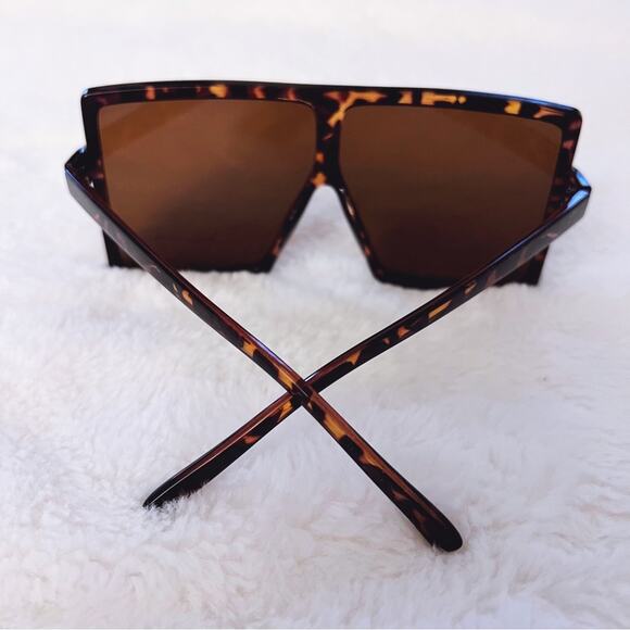 Ivonne Tortoise Brown Oversized Square Sunglasses - Picture 7 of 9